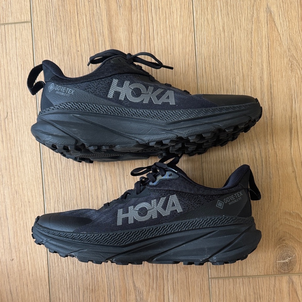 Hoka Black Gore-Tex Challenger 7 GTX Womens Size 10